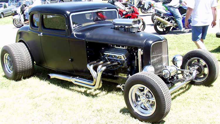 32-Ford-Hiboy-5W-Coupe-Chopped-13