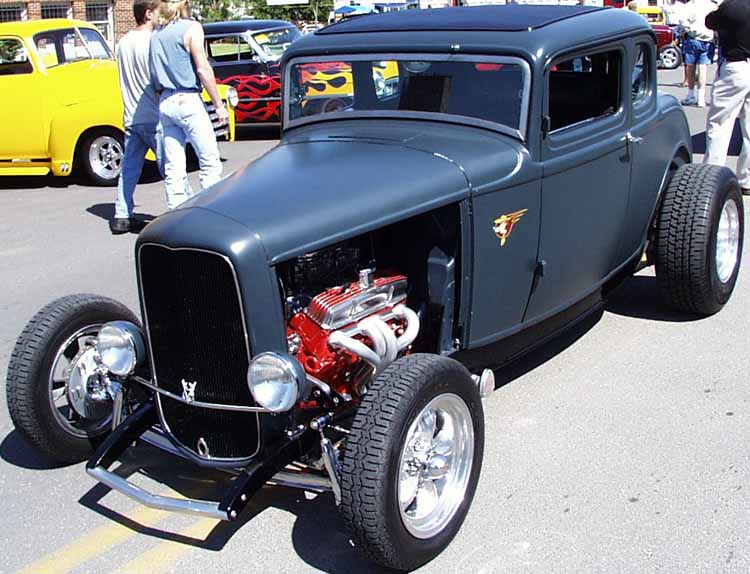 32-Ford-Hiboy-5W-Coupe-Chopped-02a