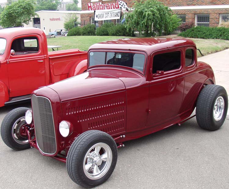 32-Ford-Hiboy-5W-Coupe-Chopped-12